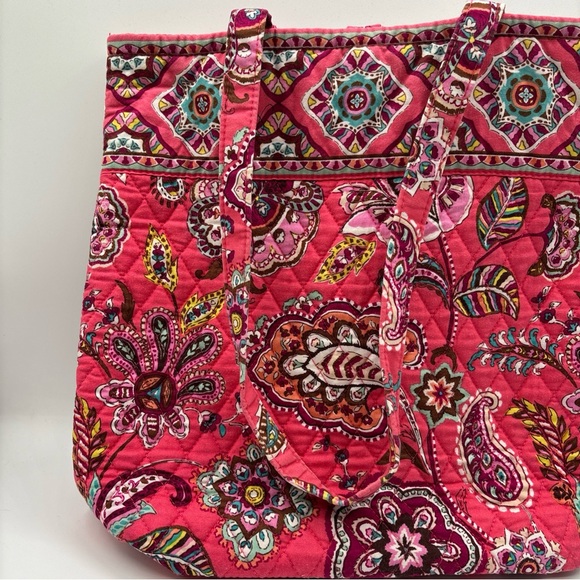 Vera Bradley Call Me Coral Medium Quilted Ret Pattern Toggle Shoulder/Tote Bag - Picture 6 of 16